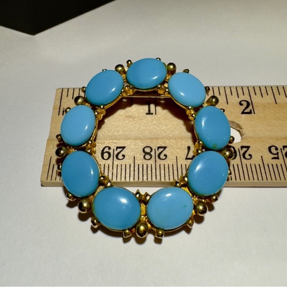 Vintage Turquoise Round Shaped Pin/ Broach. Gold With Turquoise Cabochons - Picture 1 of 14